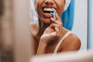 How to Keep Your Teeth Healthy and Pearly White