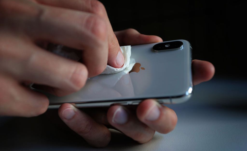 iphone-cleaning